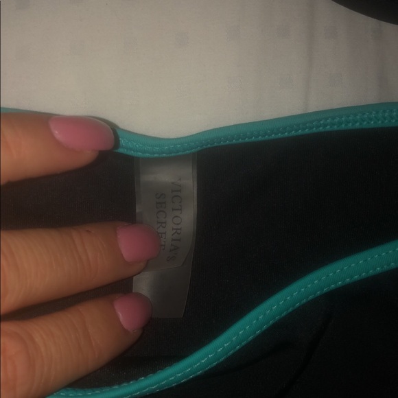 Bikini - Picture 2 of 2